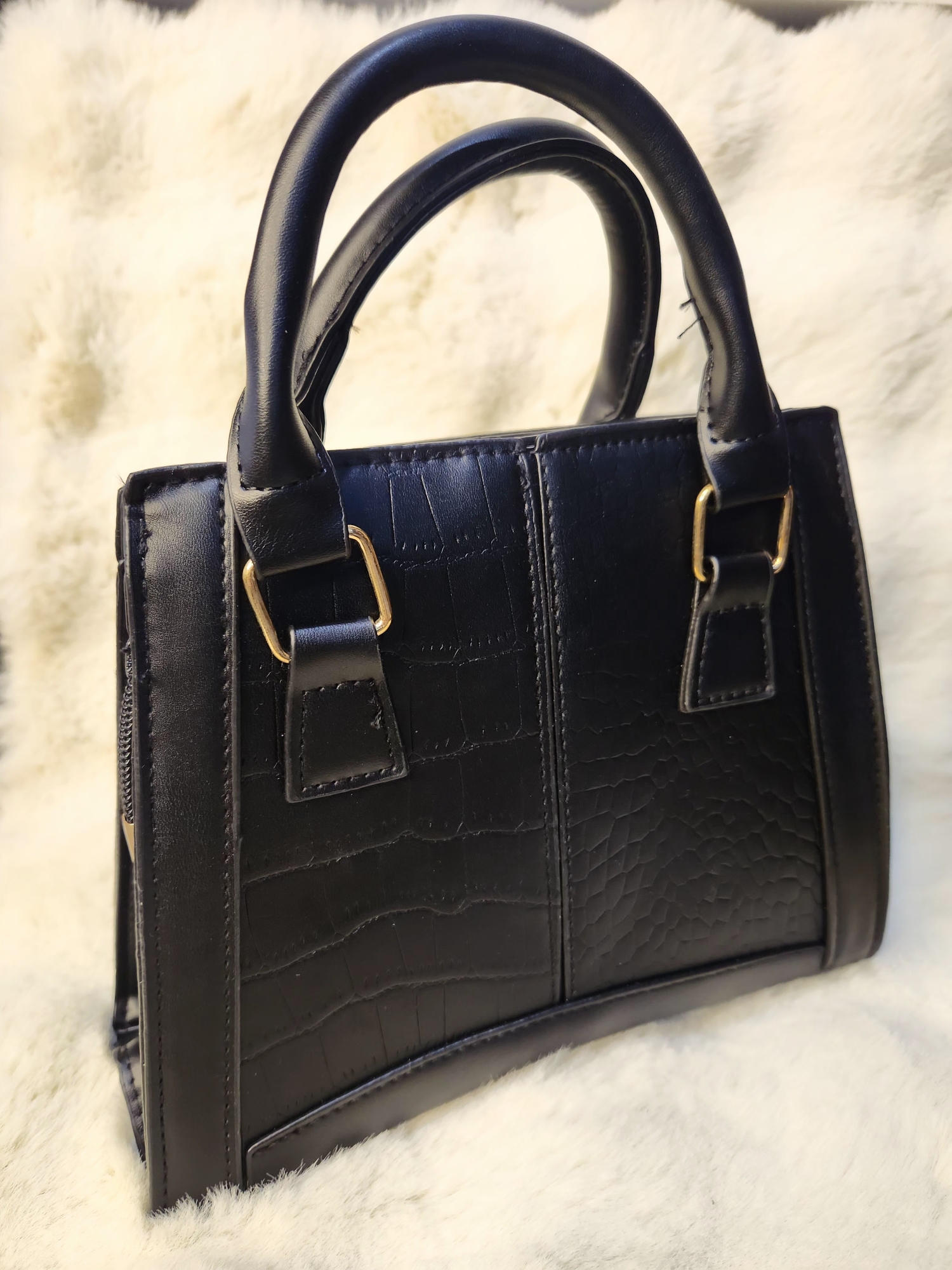 Picture of Trapizoid shape small bag