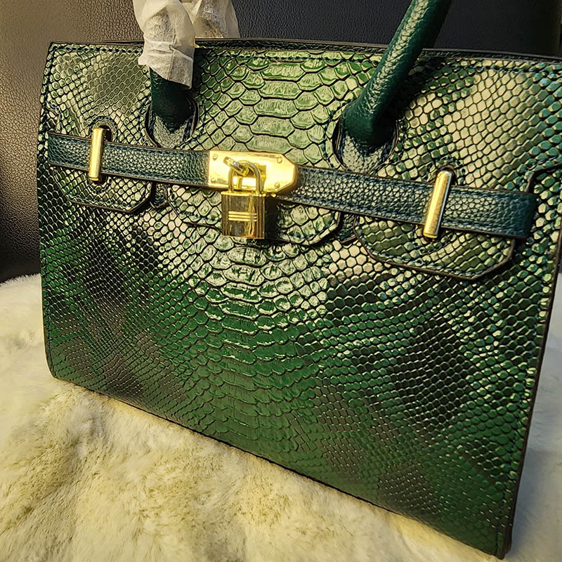 Picture of Crocodile pattern formal bag for ladies