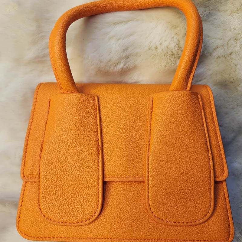 Picture of Fasihonable one handle bag for woman