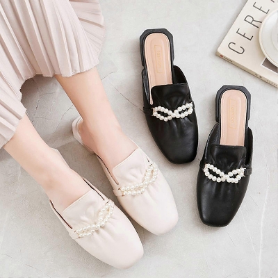 Picture of Fashionable pearl shoe