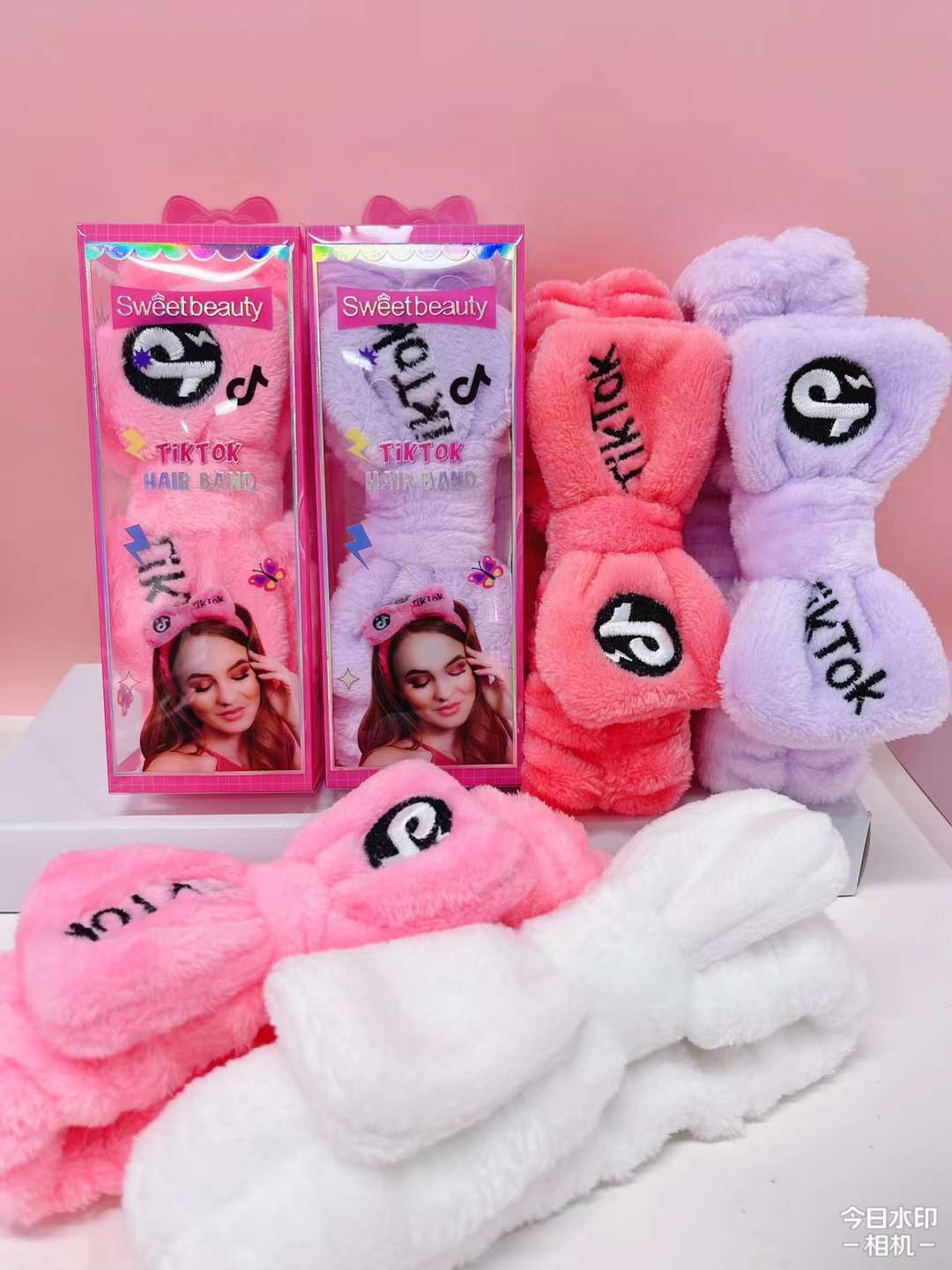 Picture of 1pcs Sweet Beauty Tiktok Hair Band (Random Color)