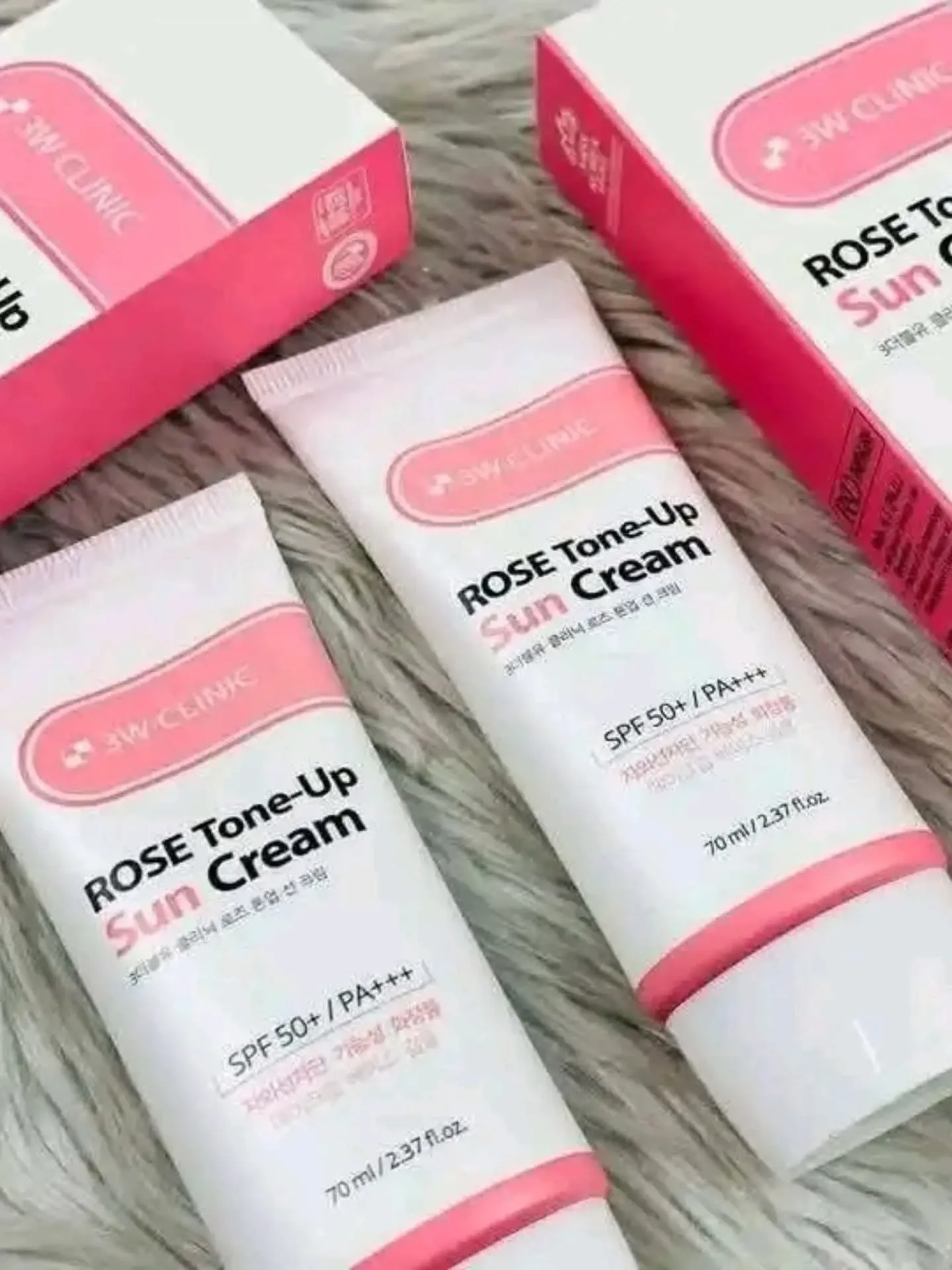 Picture of 3W Clinc Rose Tone up sun cream SPF50+ PA+++