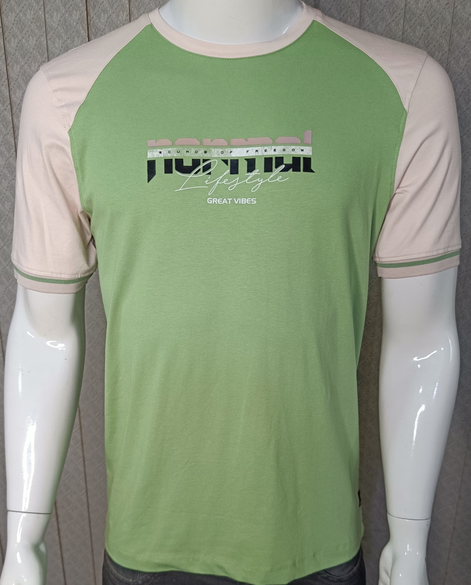 Picture of Shohure Round Neck Contrast Color t shirt