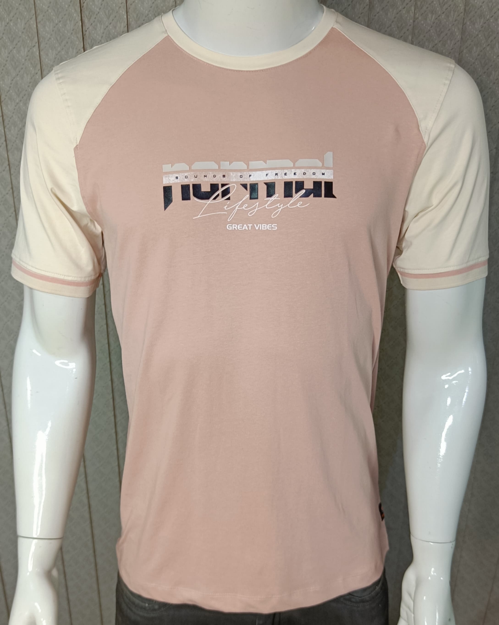 Picture of Shohure Round Neck Contrast Color t shirt