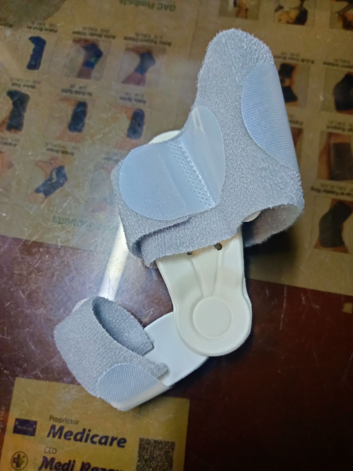 Picture of Tynor Bunion splint is designed  to correct the Hallux valgus deformity of the big toe