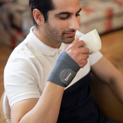 Picture of Tynor Wrist Brace With Thumb |Excellent Immobilization