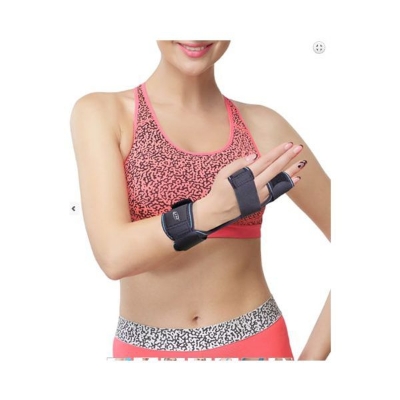 Picture of Hand & Finger Splint (Adjust & tighten strap around the palam area)