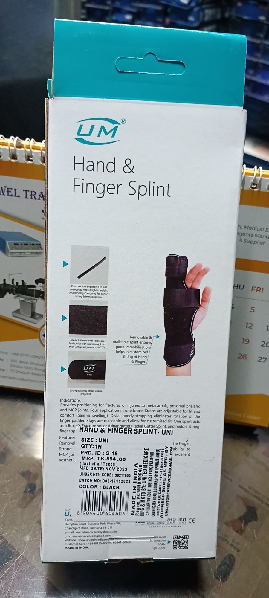 Picture of Hand & Finger Splint (Adjust & tighten strap around the palam area)
