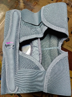 Picture of Tynor Elastic knee support,| with Adjustable open knee support