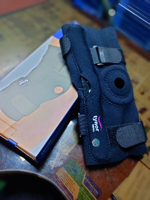 Picture of Tynor Knee warp Hinged (Neoprene)J-15