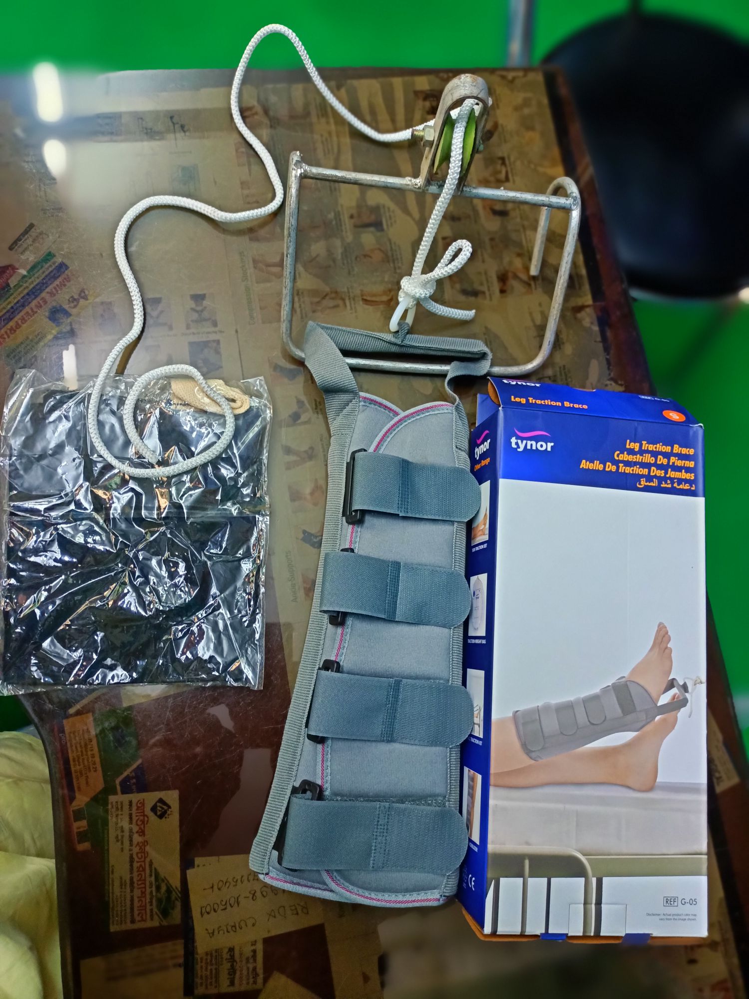 Picture of Tynor Leg traction set (with adjustable puly)