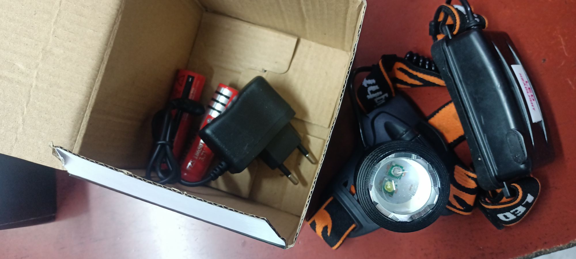 Picture of Dual Light Source Zoom Headlamp 2Bulds light