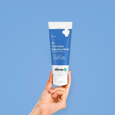 Picture of The Derma Co 2% Cica-Glow Daily Face Wash with Tranexamic Acid & Licorice Extract for Glowing Skin - 100ml