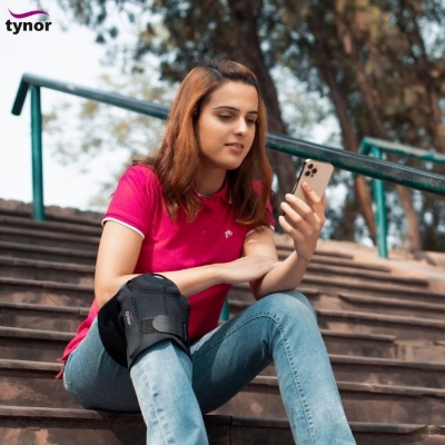 Picture of Tynor Knee Wrap Hinged (Neo) J-15 Compression, Support, Pain Relief