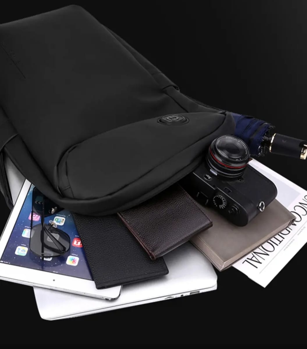 Picture of Arctic Hunter B00555 Water Resistant Anti Theft Travel Backpack