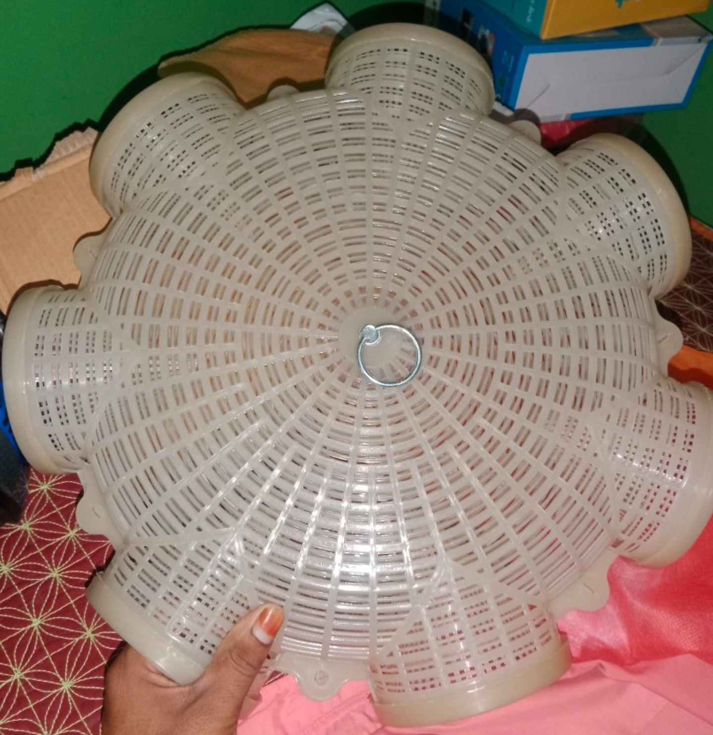 Picture of 7 Holes Catch Mixed Fish Trap Crayfish Catcher Outdoor Fishing Net Cage Plastic Fish Trap Cage Easy to Install