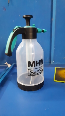 Picture of 2L Hand Pressure Sprayer with Adjustable Nozzle for Precise Control