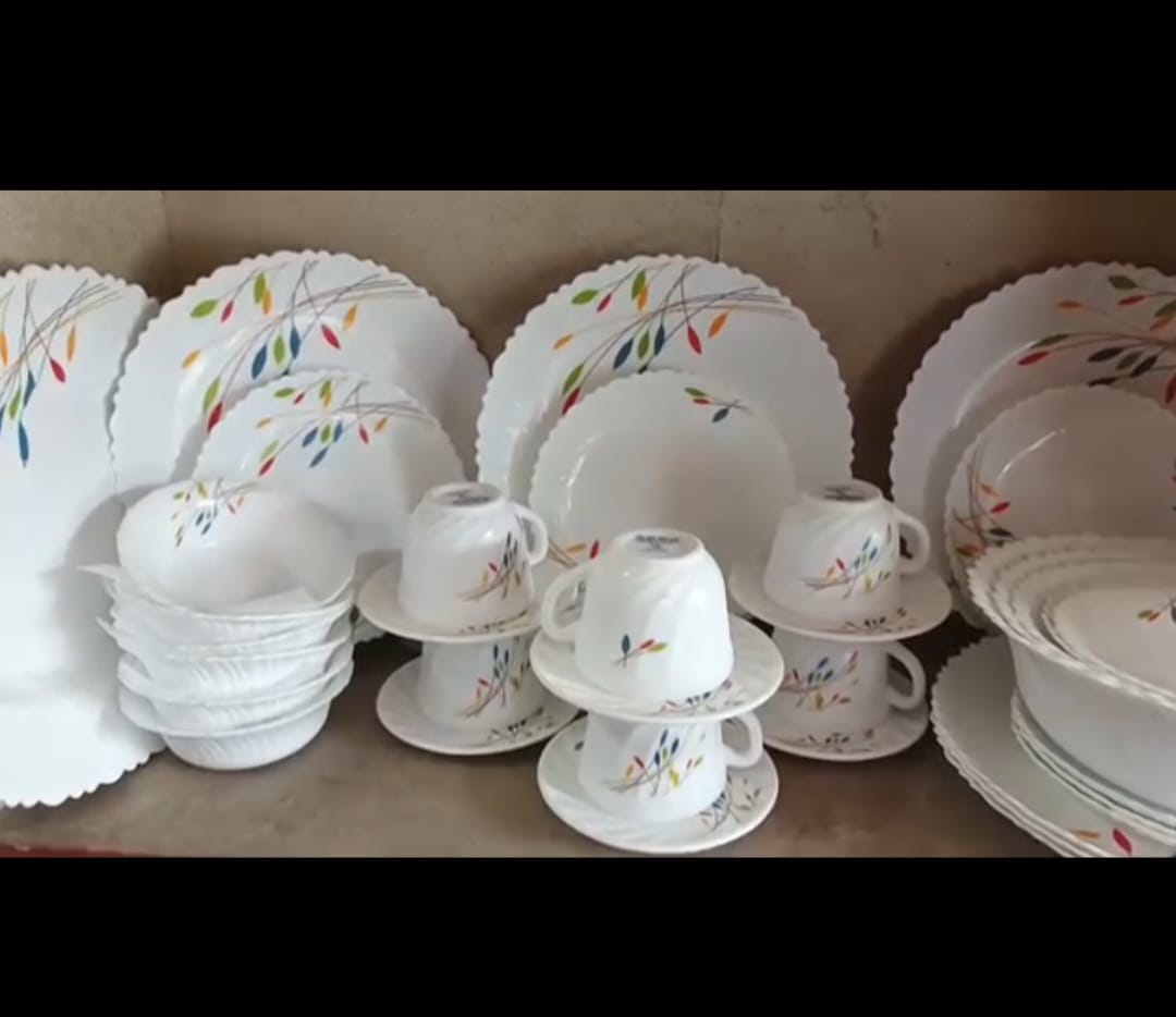 Picture of 32 Pcs Pyrex Opal Glassware White Oven Save Dinner Set - Dinner Set