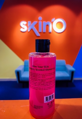Picture of skinO Strawberry Scented Shower Gel - 220ml to all skin type