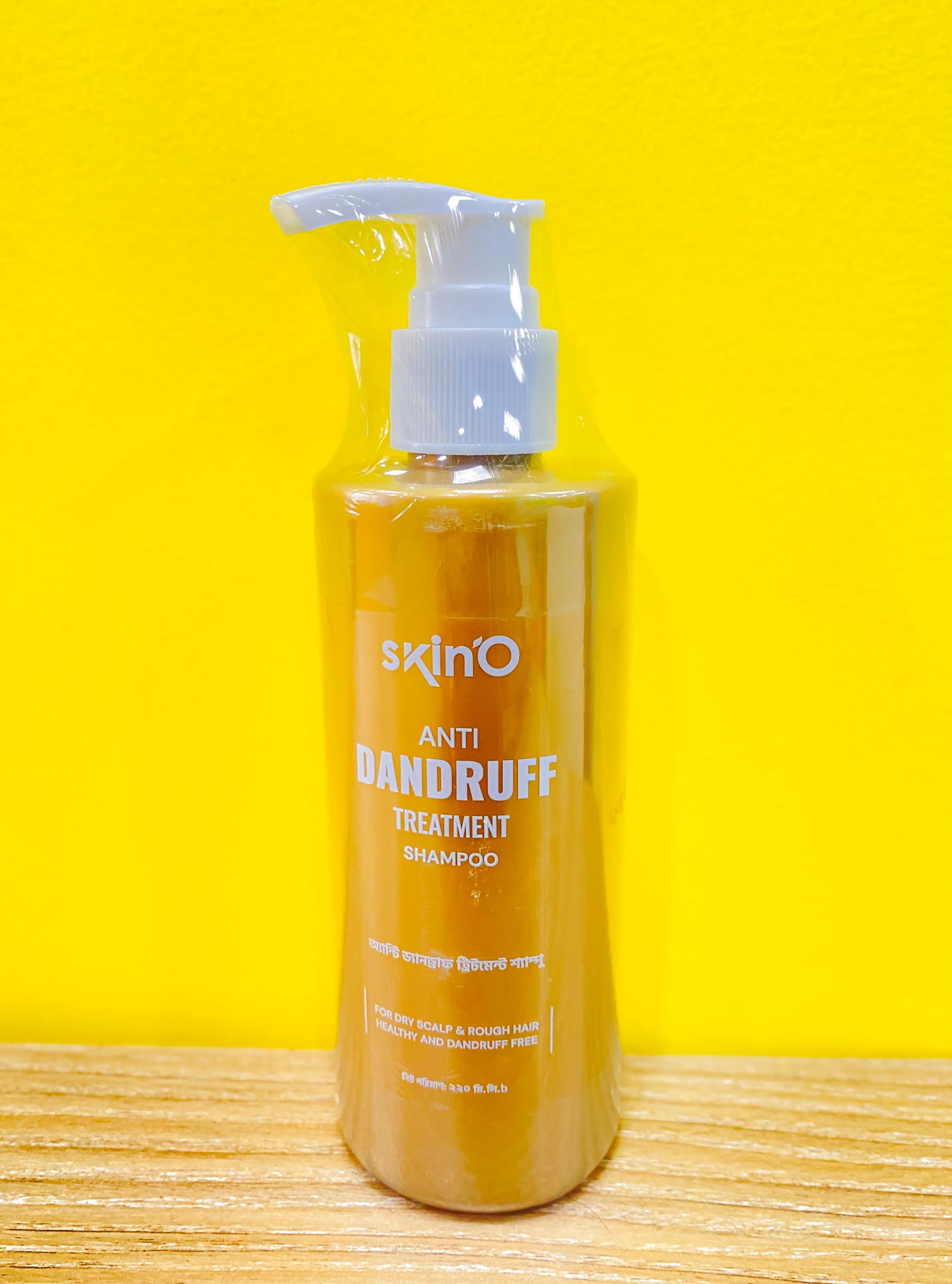 Picture of skinO Anti Dandruff Treatment Shampoo - 200ml to all hair type