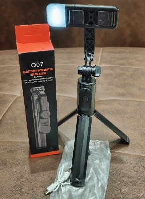 Picture of Q07 Bluetooth Selfie Stick And Bluetooth Remote Control (with light)