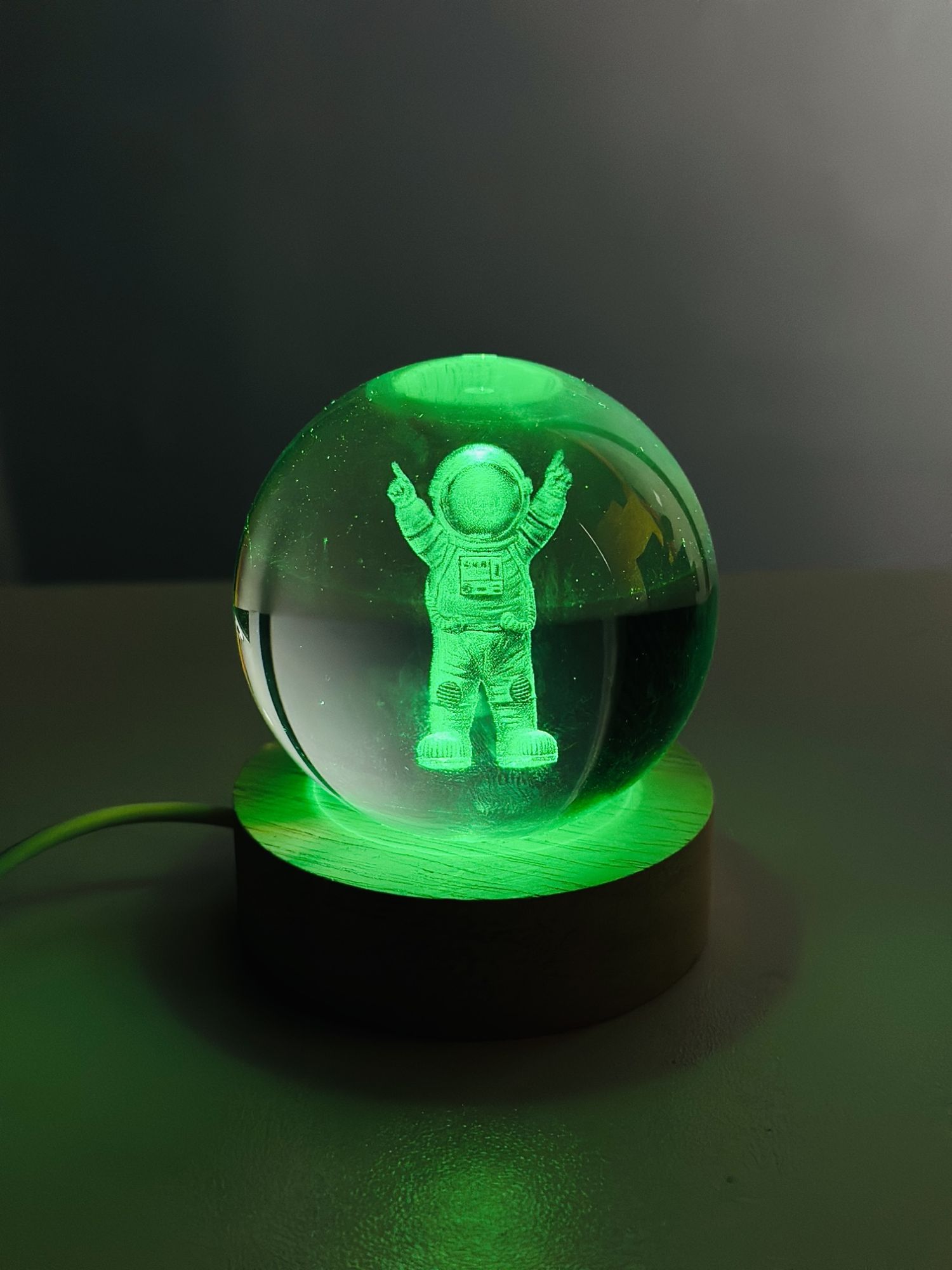 Picture of Color Changing LED 3D Crystal Ball – Astronaut