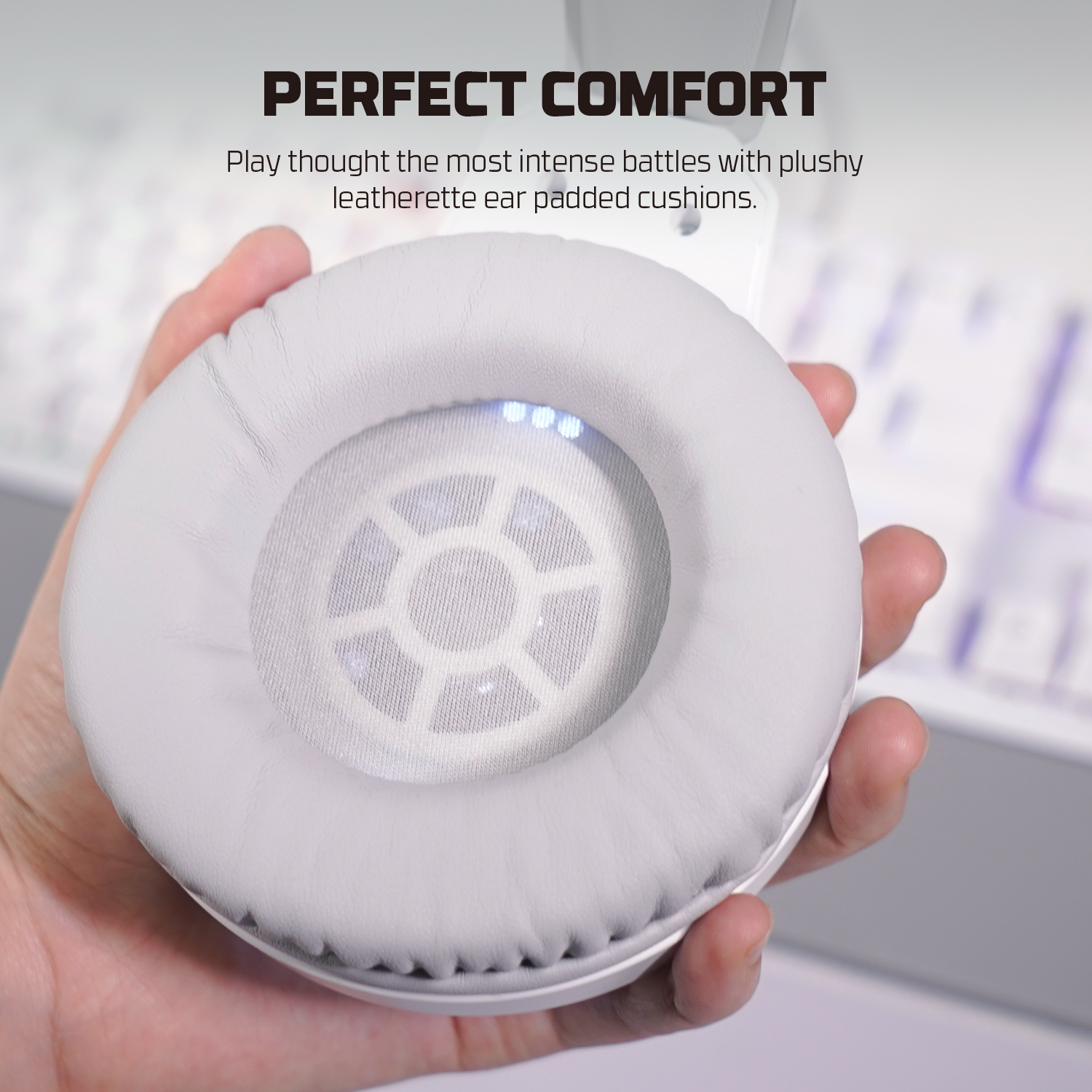 Picture of FANTECH HQ53 FLASH LIGHTWEIGHT RED/WHITE ACCENT LIGHTING GAMING HEADSET