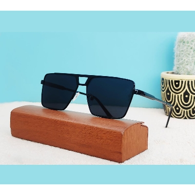 Picture of Classic Navigator Sunglass for Men Black