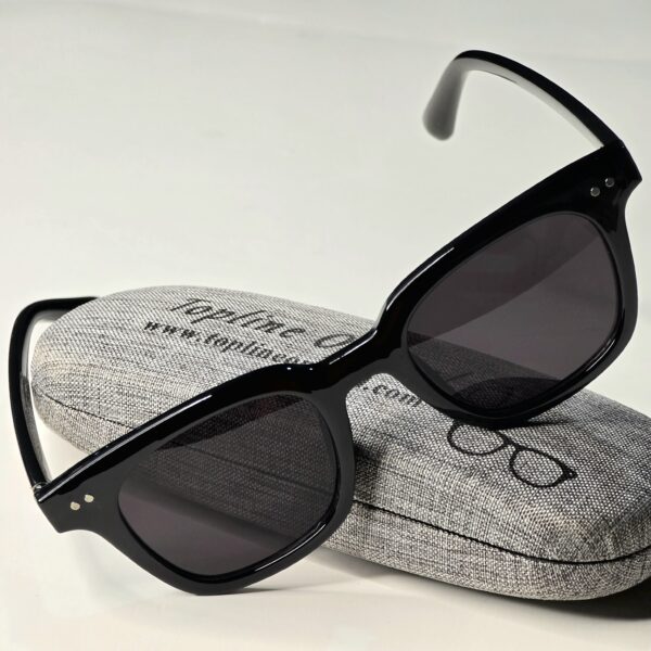 Picture of Tandy V Shade Round Shape Sunglass For Man