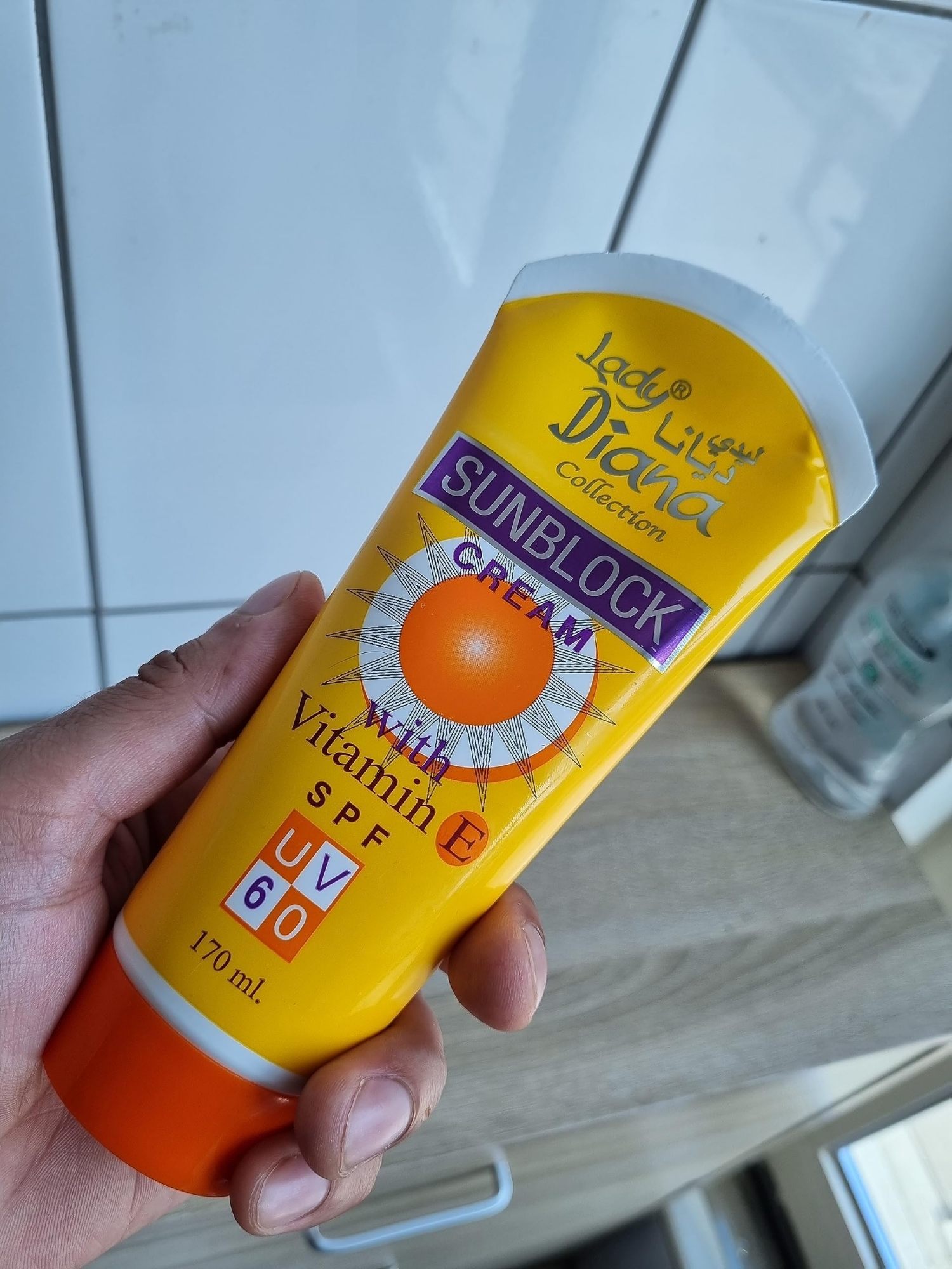 Picture of 170 ml Skin care Lady Diana Collection Sunblock cream International UK product used for male/ female