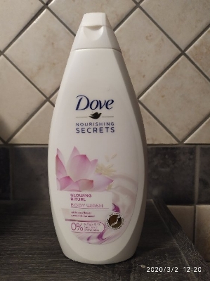 Picture of 500 ml Dove GLOWING RITUAL shower gel body wash International NETHERLANDS product used for male/ female