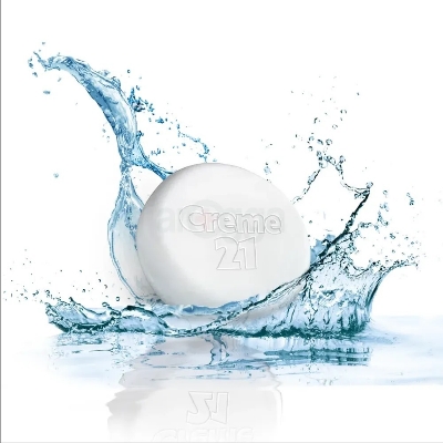 Picture of 125 gm Cream 21 Aqua soft moisturising cream Soap International UAE product used for female/male