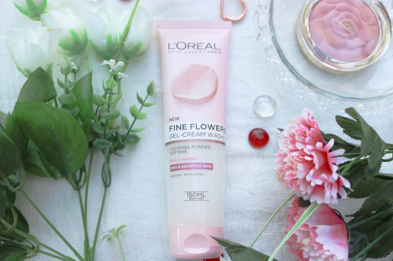 Picture of International European product skin care Loreal Paris Fine Flower Gel face wash used for male/female - 150 ml