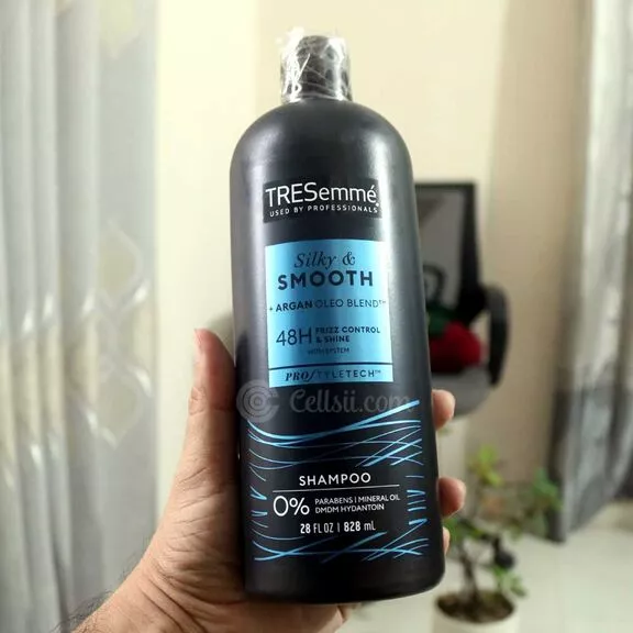Picture of International USA Product Tresemme Smooth & silky Shampoo For used male /female 828 Ml