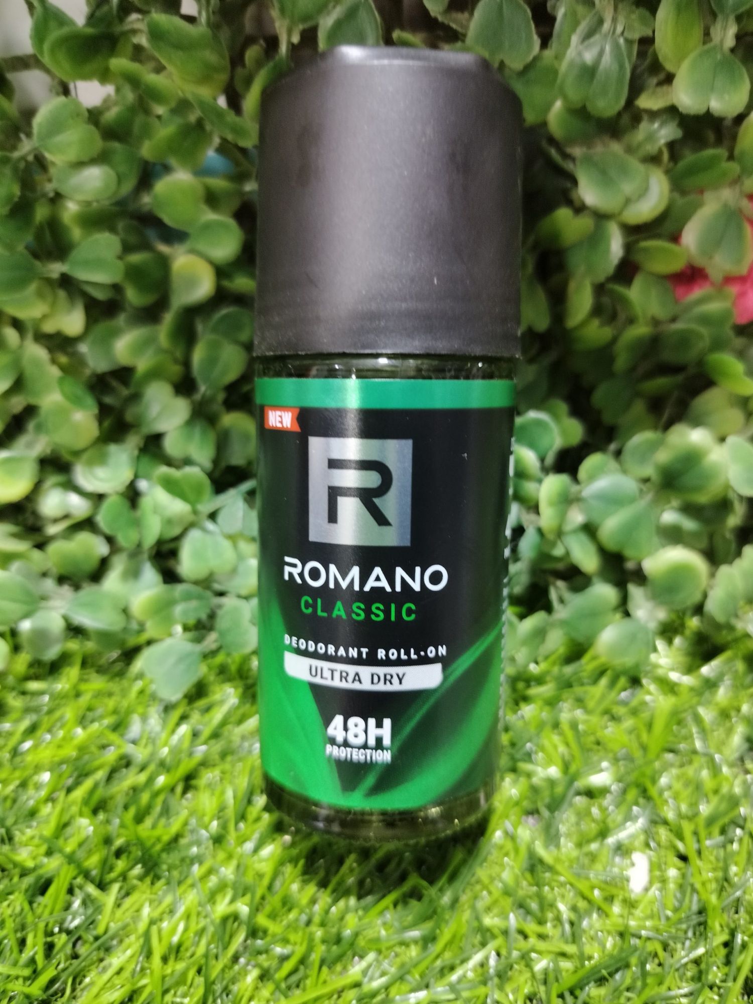 Picture of International Vietnam product Romano Classic Ultra Dry Deodorant Roll-on used For male -50 Ml