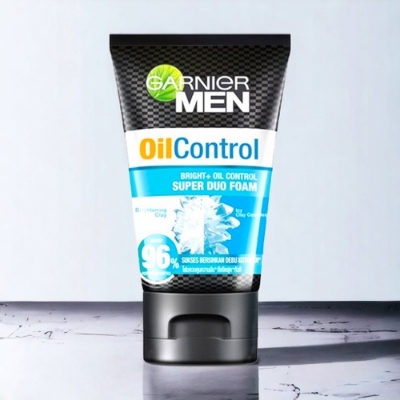 Picture of International Thailand Product Garnier Men Oil Control Bright + Oil Control Super Due Foam Face Wash For Men-100 Ml