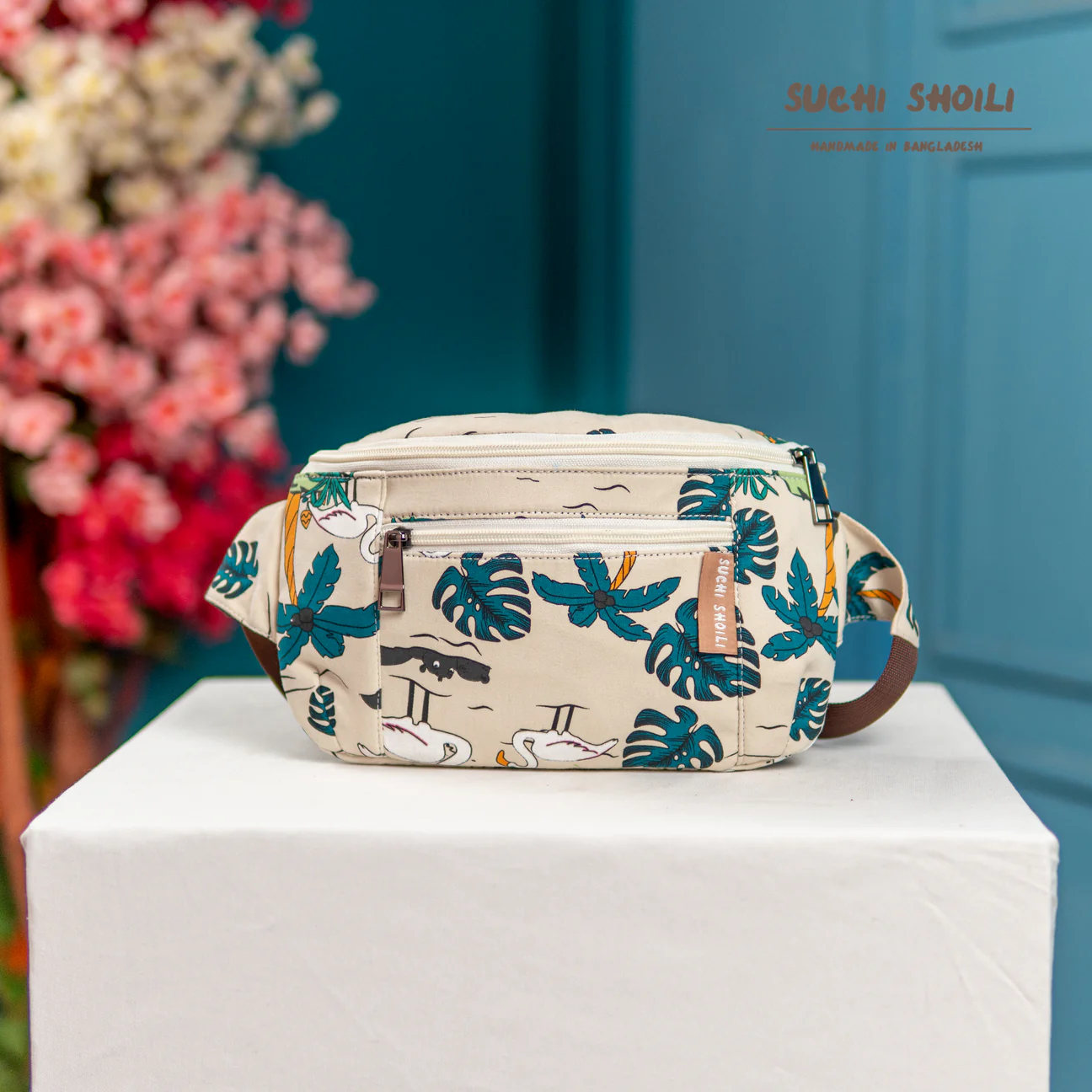 Picture of Flamingo Garden Suzana Fanny Pack