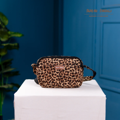 Picture of Stoff Leopard Rupa Double Chamber Crossbody Bag