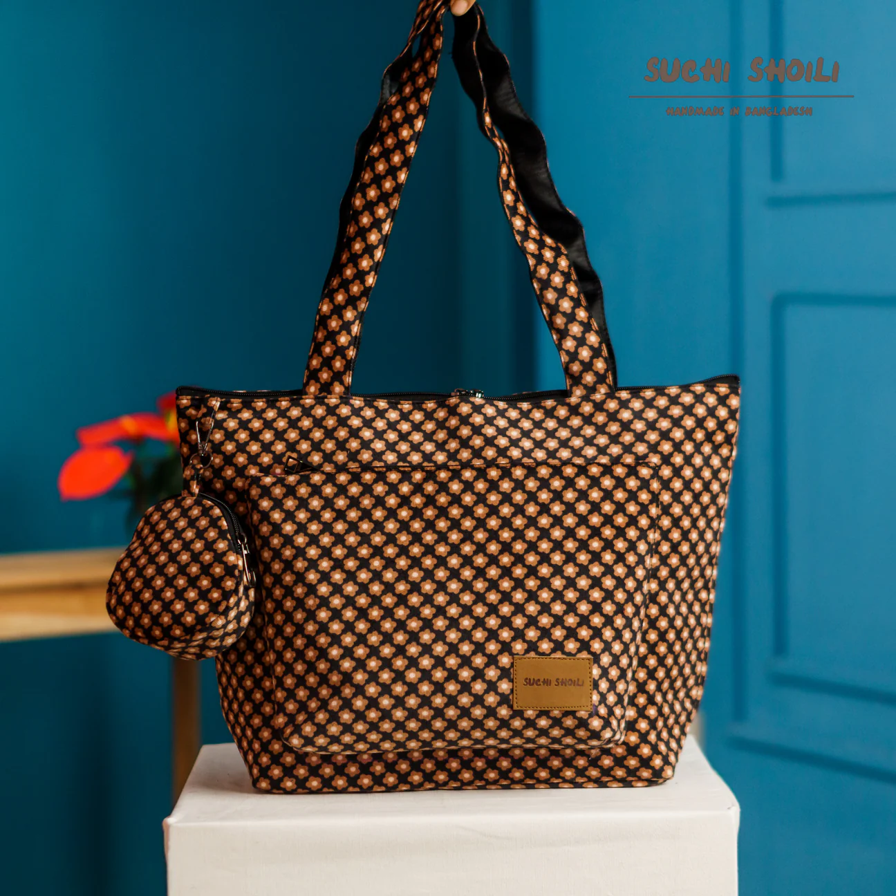 Picture of Vintage Flower Corduroy Prionti Tote Bag