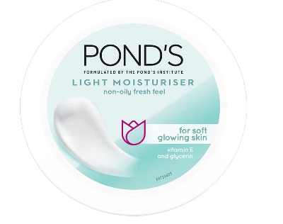 Picture of Pond’s Light Moisturiser Non-Oily Fresh Feel (100ml)
