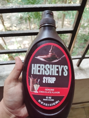 Picture of HERSHEYS chocolate genuine syrup 680 gm.manufacturing in Bangladeshi chocolate syrup.