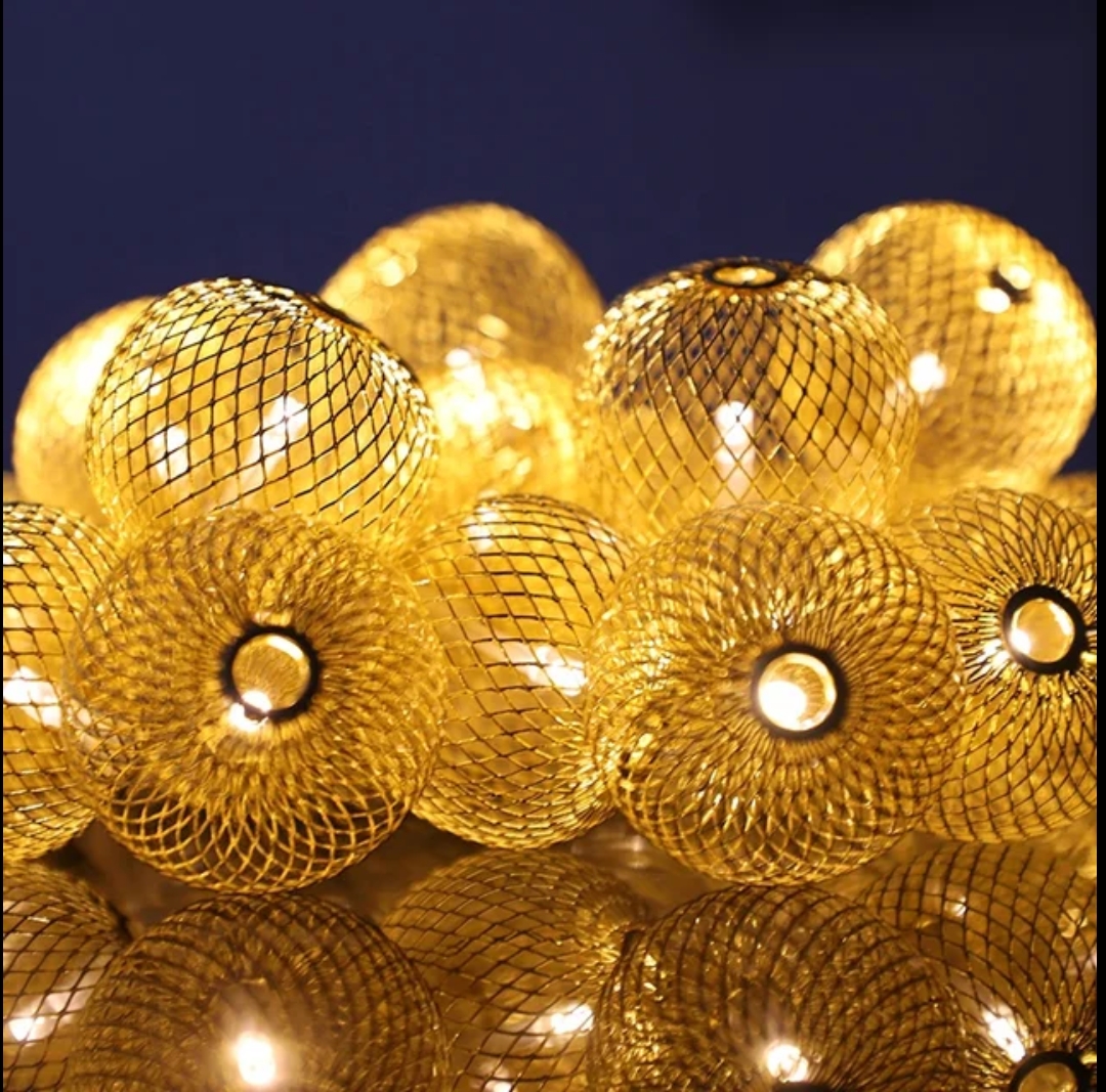 Picture of Metal fairy light Mini bulb shape lantern/ jhumka