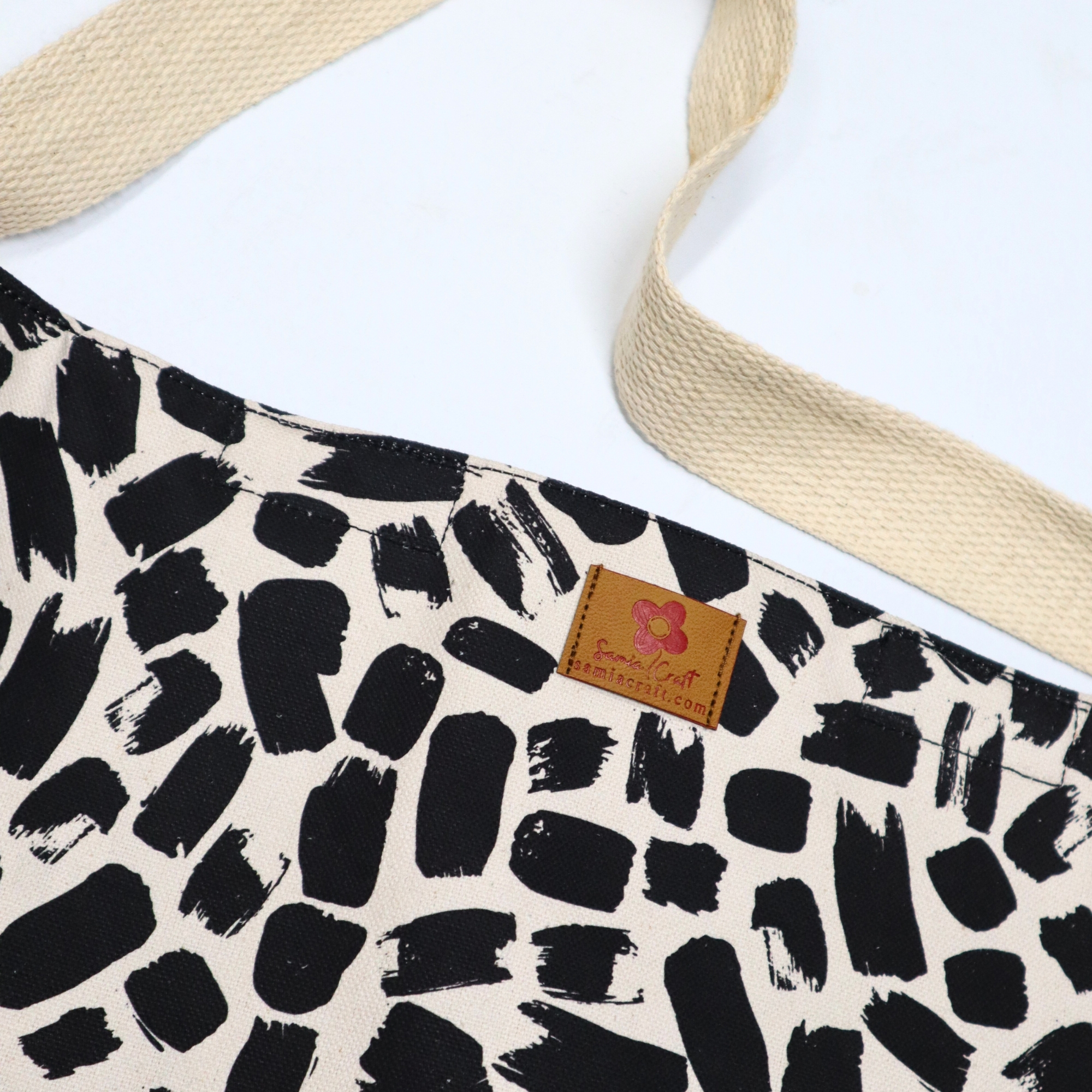 Picture of Samia Craft High Capacity Canvas Tote Bag For Women With Zipper, for University Students