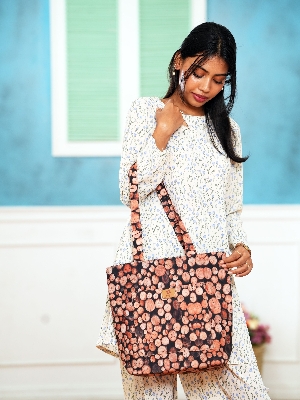 Picture of Woodpile Printed Fashionable Stylish Top Handle Bags for Women and Girls Modern Lifestyle Large Capacity Vanity Side Bag