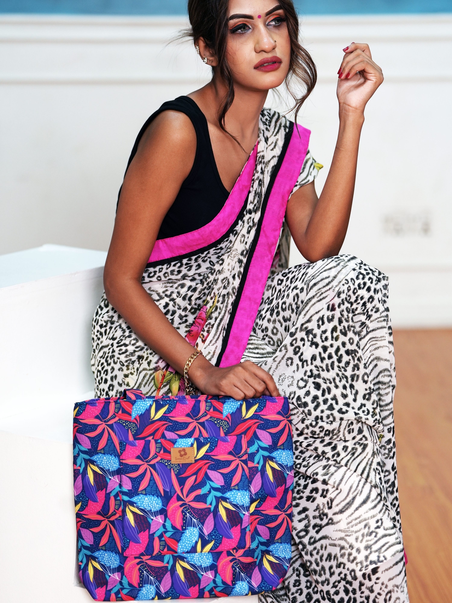 Picture of Hand Drawn Colorful Abstract Leaves Printed Top Handle Bags