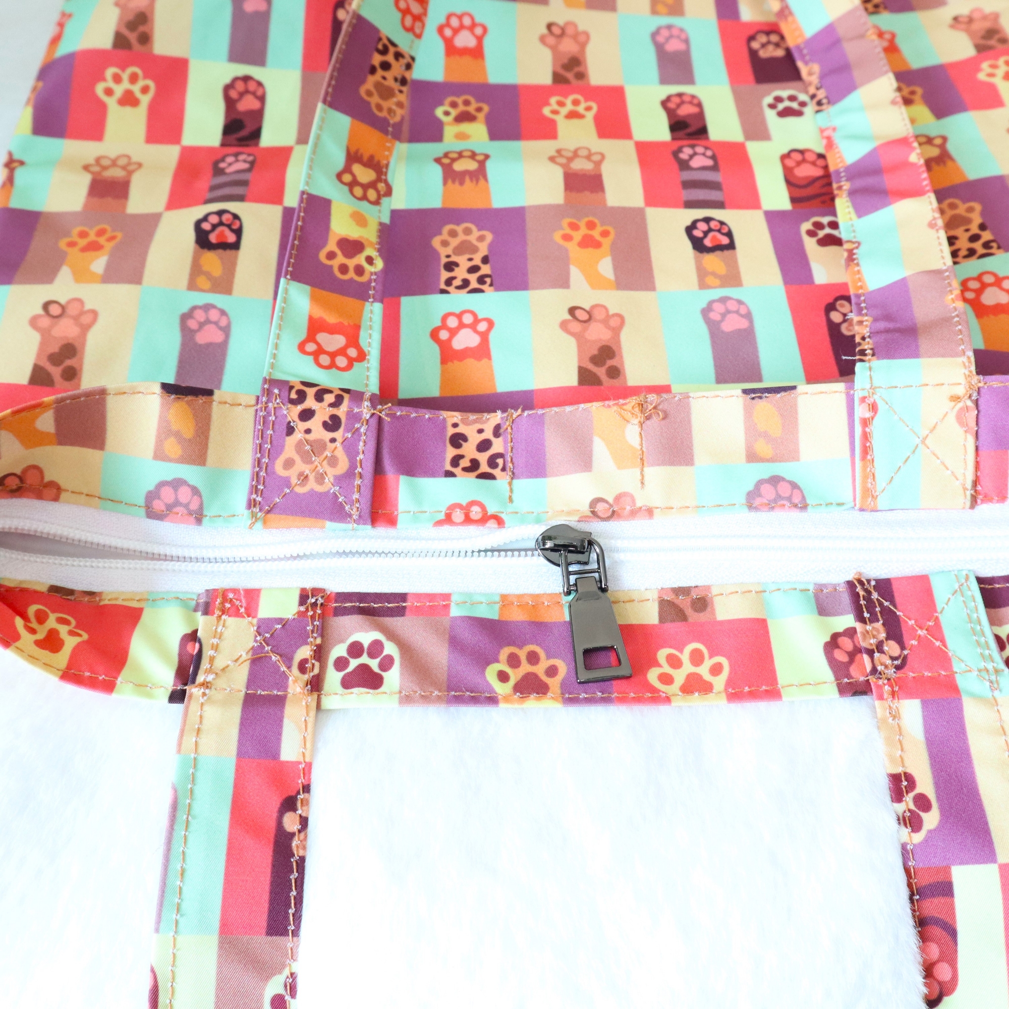 Picture of SamiaCrafts Stylish Long-Handled Tote Bag with Zipper: Cats Paws Set Printed Tote Bag