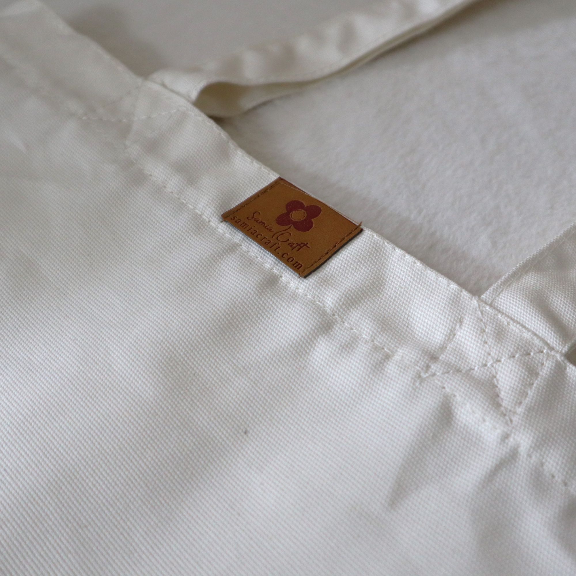 Picture of Samia Craft Oversized Canvas Fabric Tote Bag with Zipper for University & College – Perfect for Women & Girls