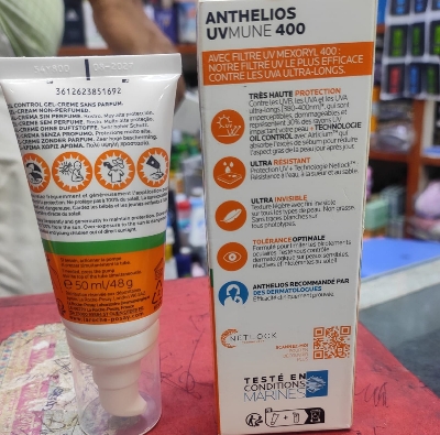 Picture of International France product La Roche-Posay Anthelios UVmune 400 Gel-Creme Oil Control SPF50+ 50ml