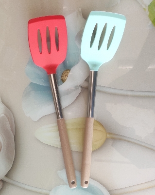 Picture of Silicon Spoon & Wood Handle Khunti