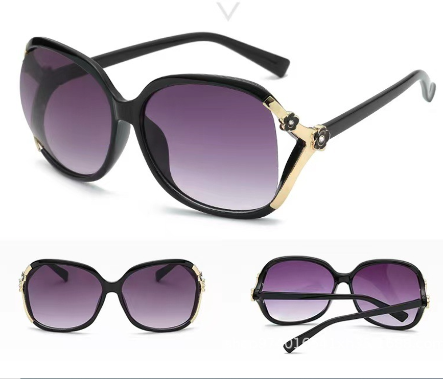 Picture of Fashionable Design Sunglasses for Women